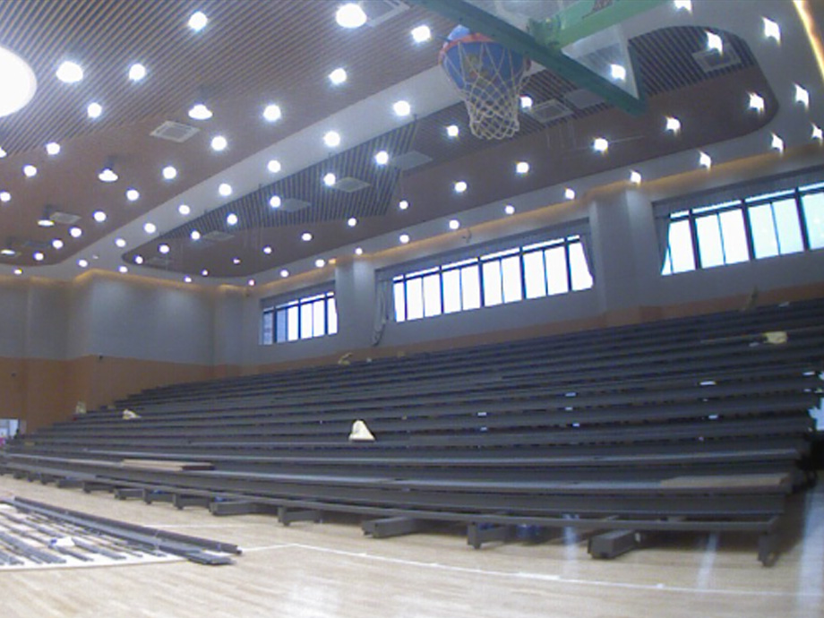 電動(dòng)伸縮看臺安裝調(diào)試